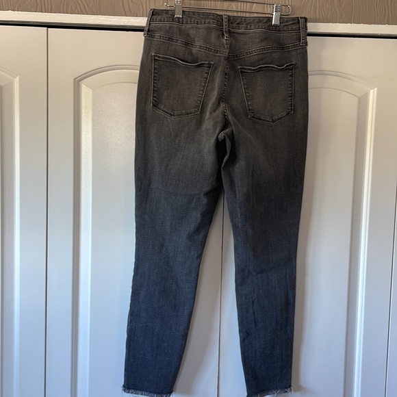 UNIVERSAL THREAD Gray distressed Skinny Jeans, Size 10/30 - Picture 4 of 7
